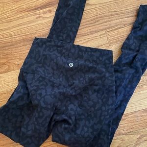 28” forma camo Lulu Lemon aligns